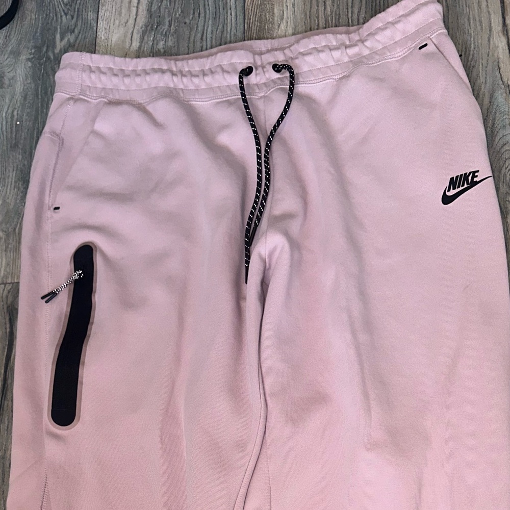 NIKE Tech joggers